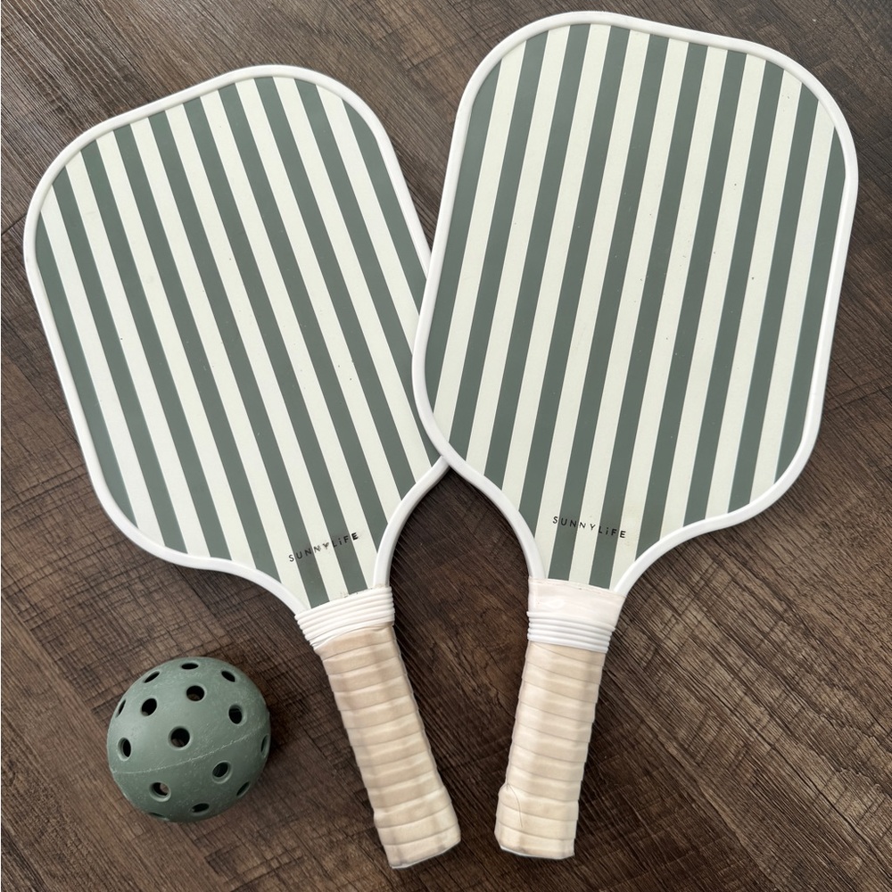 Sunnylife Green and White Pickleball Paddle Set
